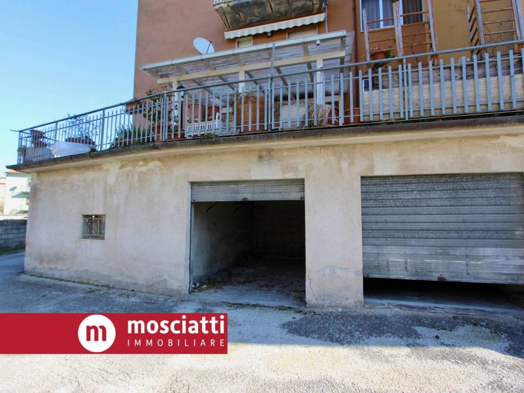 Box / garage a Matelica in Via D'Alessandro - Foto 2