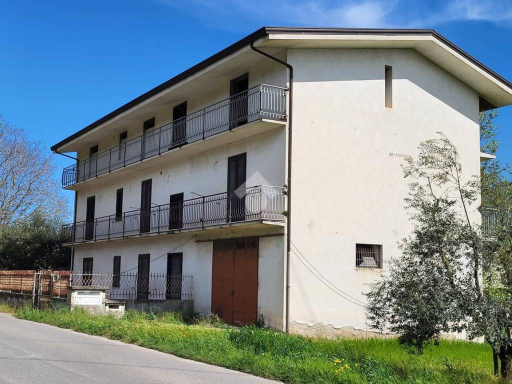 Casa indipendente a Airola in Strada Provinciale Caudina Tronco 2 - Foto 3