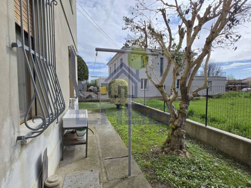 Casa indipendente a Guastalla in Via Viazzolo Lungo 30 - Foto 5