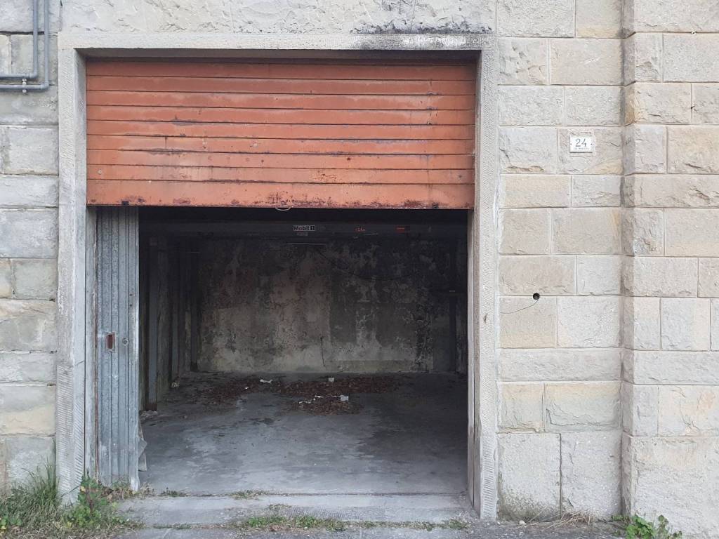 Box / garage a Alto reno terme in Via Guglielmo Marconi, 24 - Foto 2