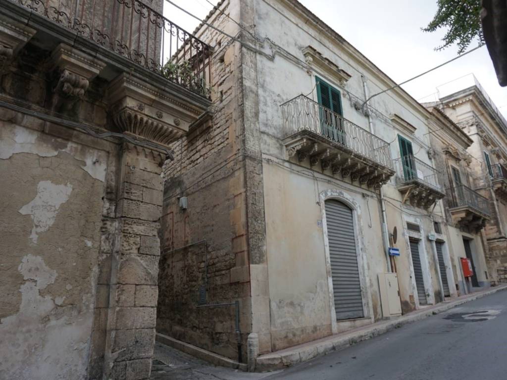 Palazzo / stabile a Modica in Via Florida, 3 - Foto 2