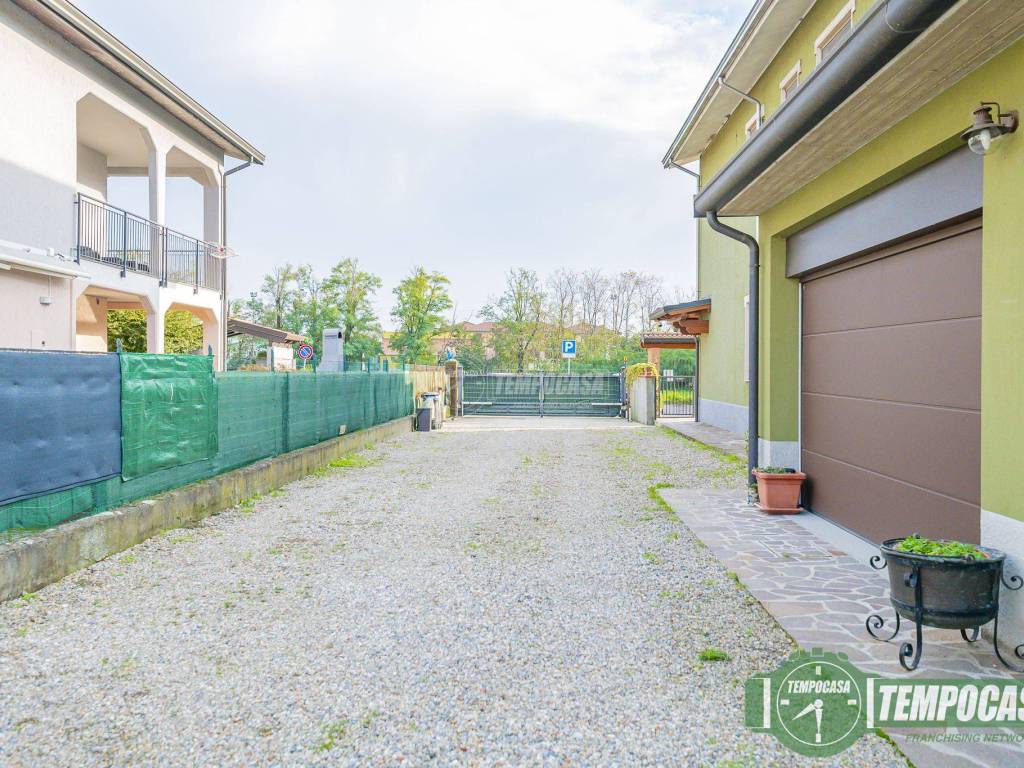 Villa a Borgo san giovanni in Via Don L. Sturzo 9 - Foto 2