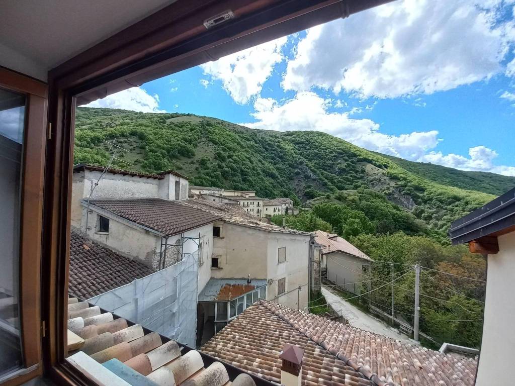 Appartamento a Lucoli in Via Massimiliano Regis - Foto 4