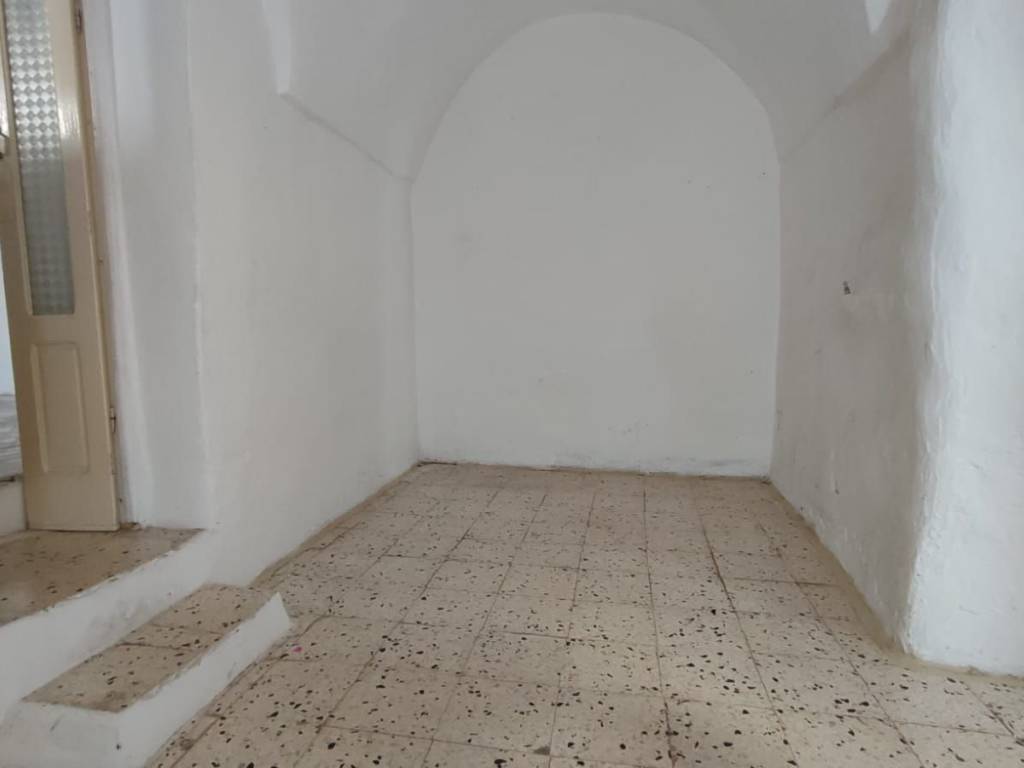 Casa indipendente a Ceglie messapica in Piazza Plebiscito - Foto 4