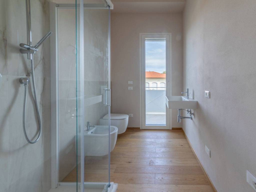 Appartamento a Pietrasanta in Piazza Sergio Bernardini - Foto 5