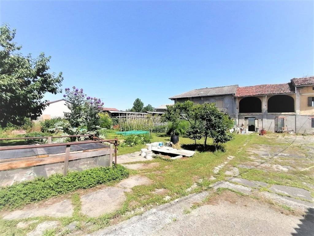 Rustico / casale a Pezzana in via adua, 10 - Foto 2