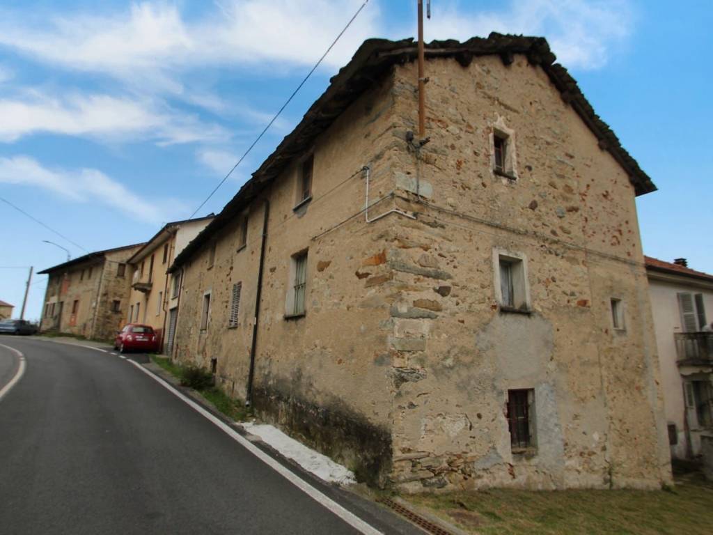 Casa indipendente a Donato in Via Martiri della Libertà - Foto 2