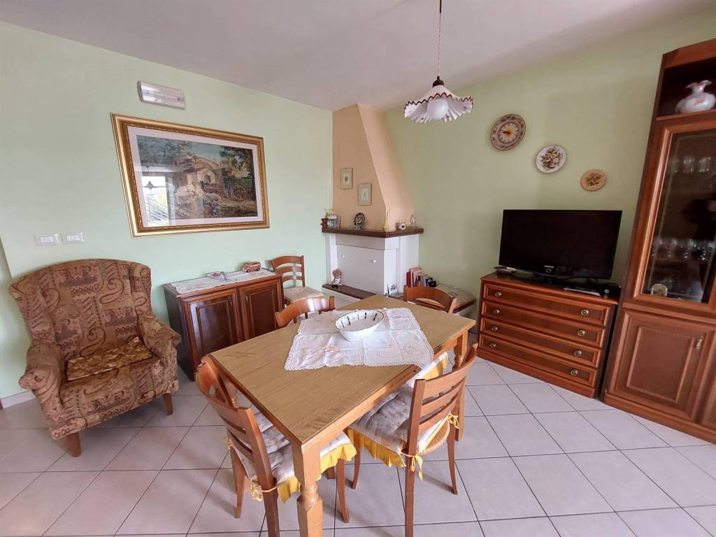 Casa indipendente a San vito chietino in CONTRADA DEI BIANCHI - Foto 5