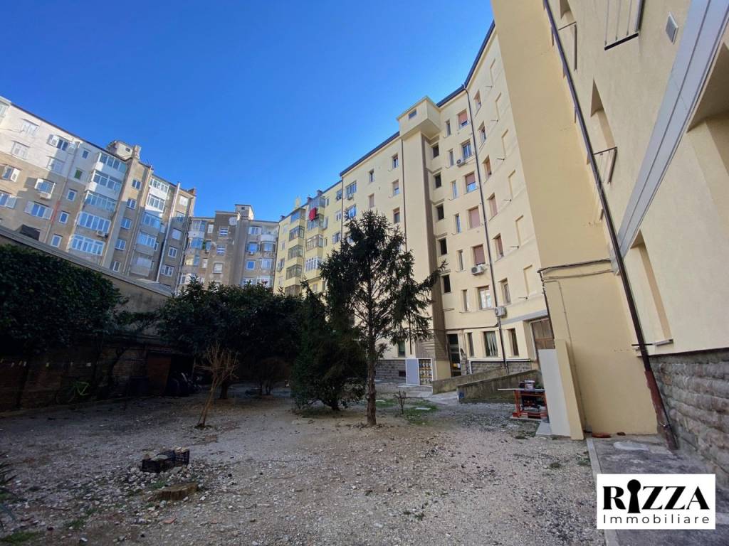Appartamento a Trieste in Via Arturo Colautti - Foto 3