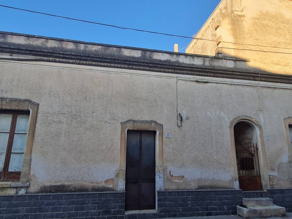 Appartamento a Castri di lecce in Via Nazario Sauro - Foto 2