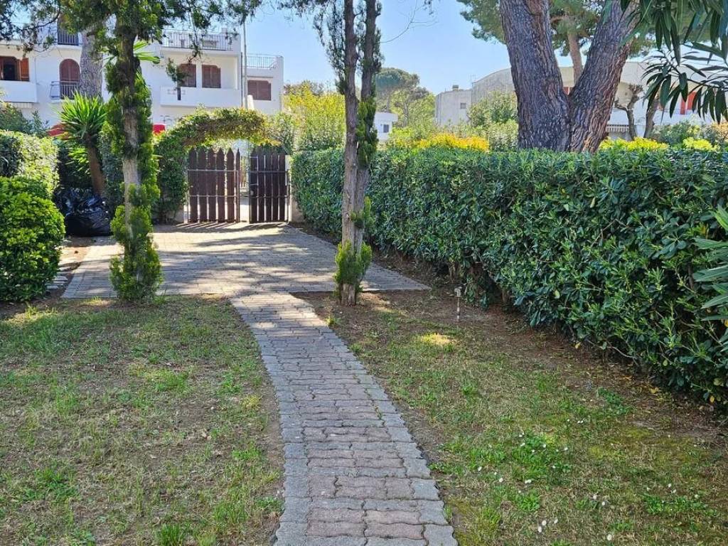 Villa a Montalto di castro in Viale Delle Vele, 7 - Foto 5