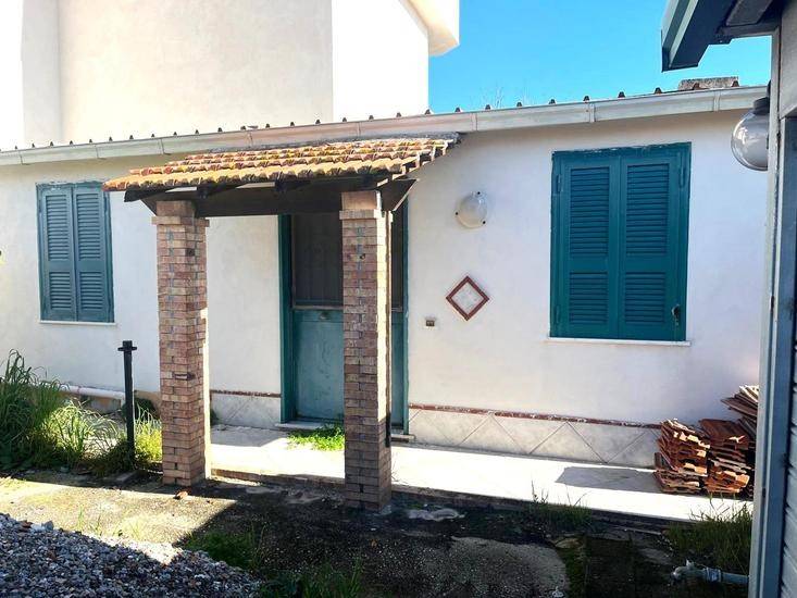 Appartamento a Mondragone in Via Domiziana, 32 - Foto 2