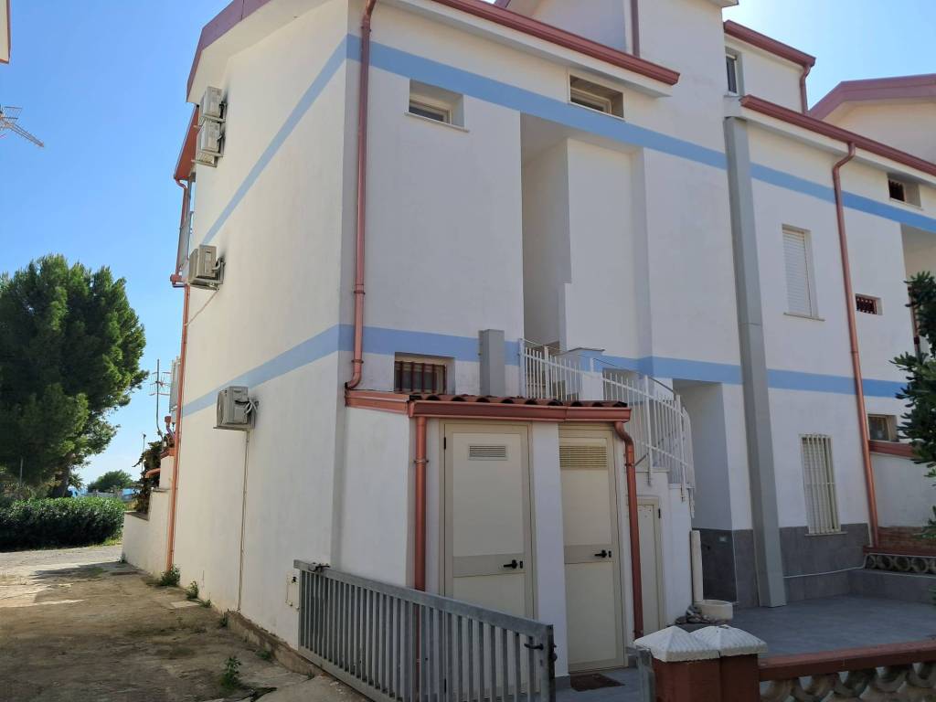 Appartamento a Sellia marina in Viale delle Sorgenti, 39 - Foto 3