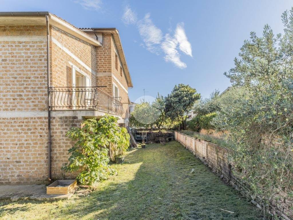 Villa a Corchiano in Via Lorenzo da Viterbo, 3 - Foto 2