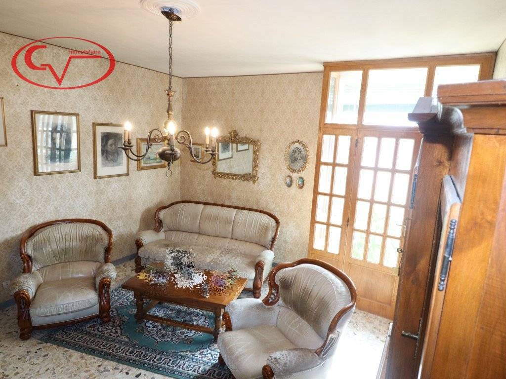 Appartamento a Montevarchi in Via Fratelli Cervi - Foto 2