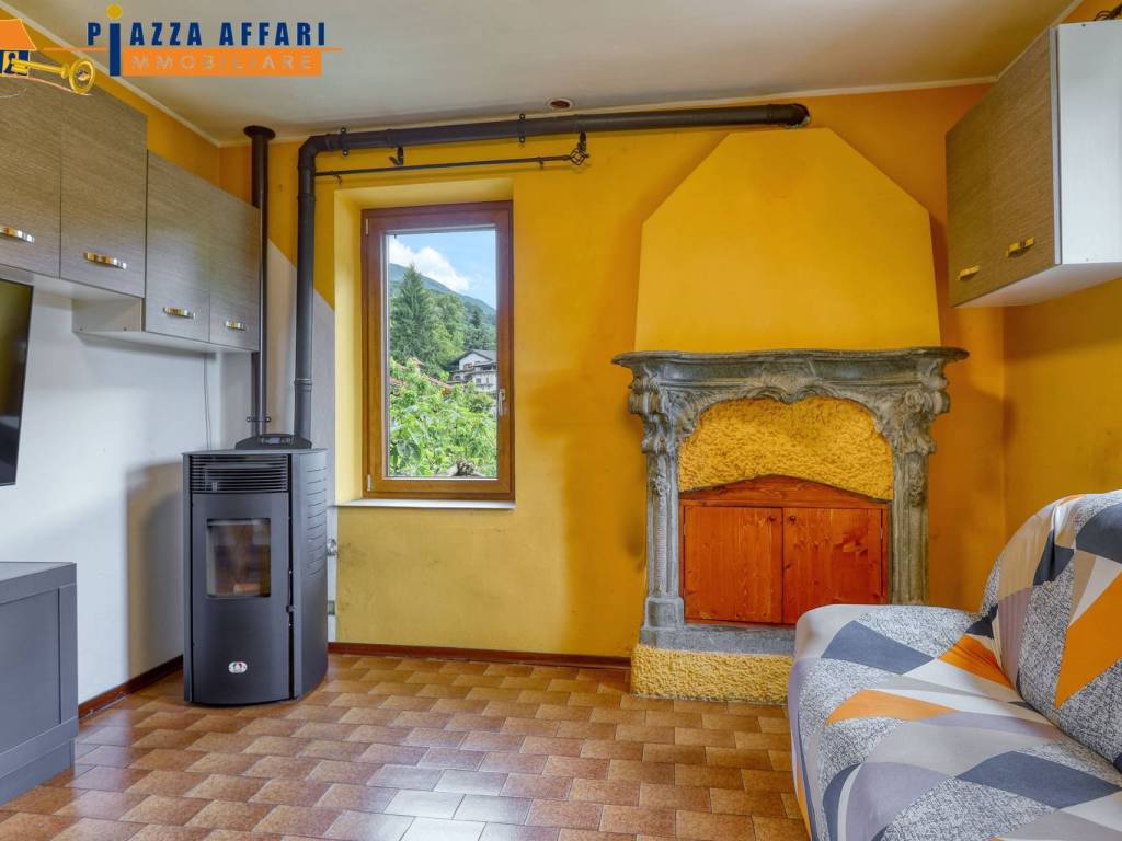 Casa indipendente a Valganna in via Andreani, 13 - Foto 2