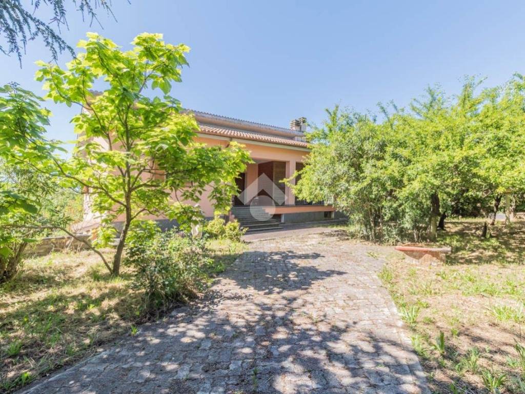 Villa a Bassano romano in LOCALIÀ VALLE QUARANTA, 9 - Foto 5