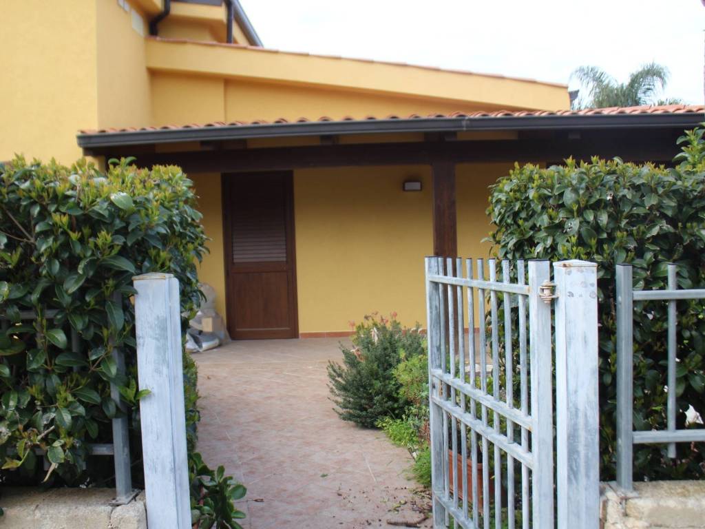 Villa a Campofelice di roccella in Via Re Ruggero II - Foto 4