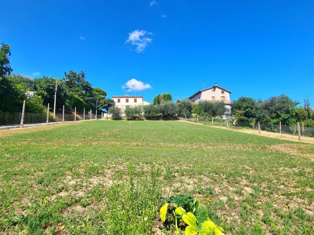 Terreno a Osimo in Via della Villa - Foto 2