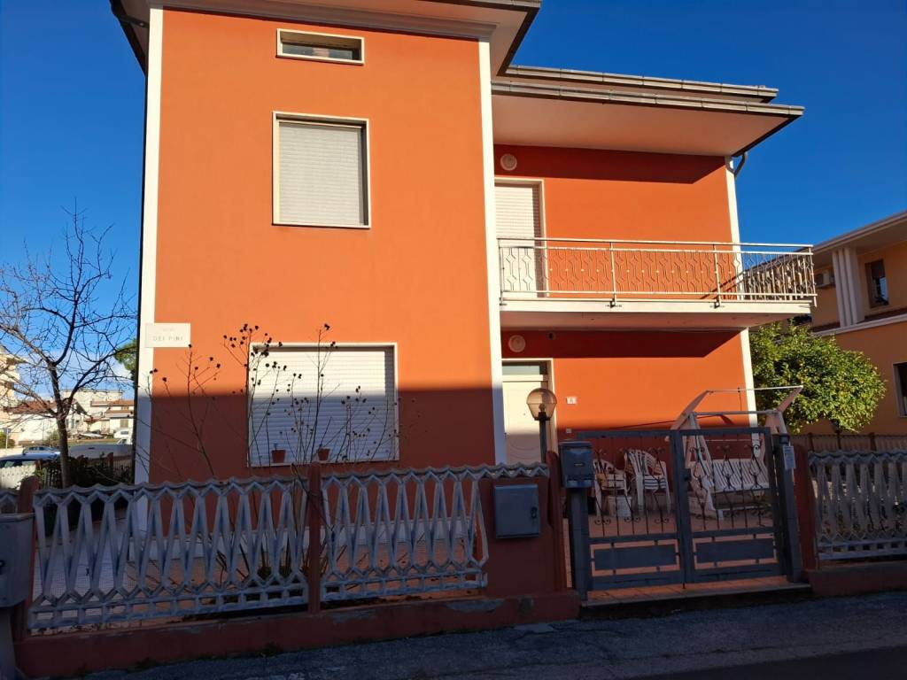 Villa a Alba adriatica in Via dei Tigli - Foto 2