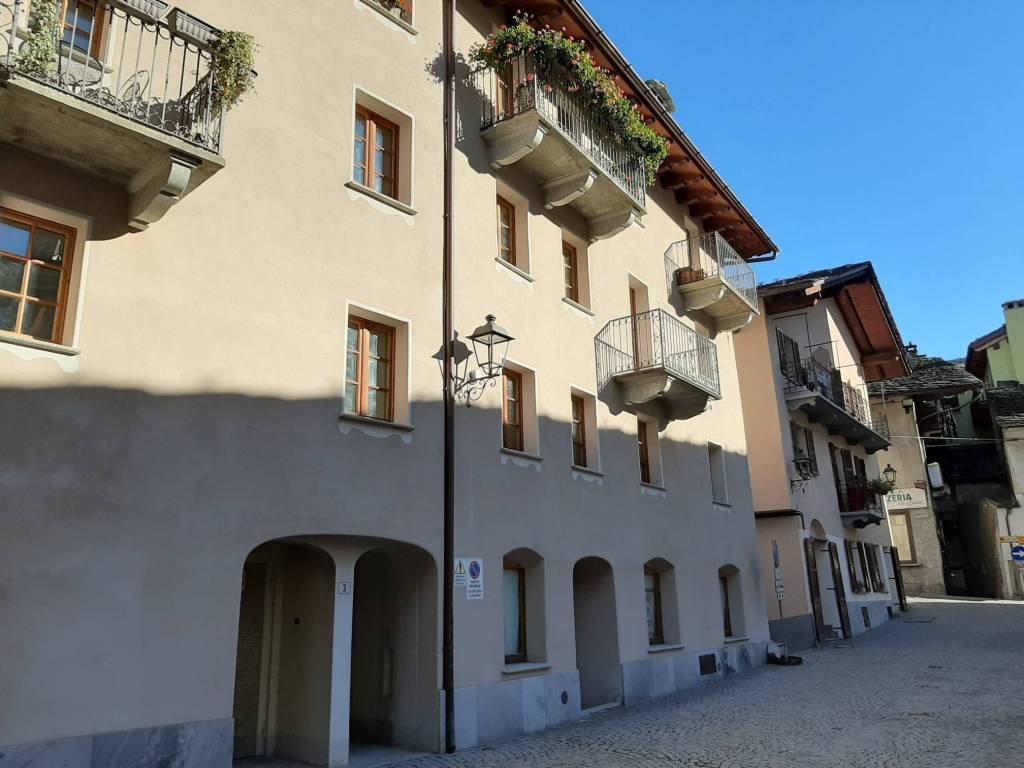 Appartamento a La salle in Via E. Chanoux - Foto 2