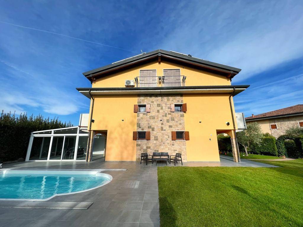 Villa a Peschiera del garda in Via Luigi Gonzaga, 4 - Foto 3