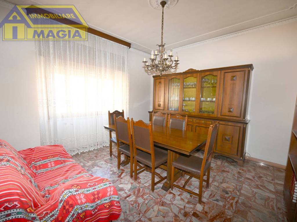 Casa indipendente a Castel di lama in Via Salaria, 246 - Foto 2