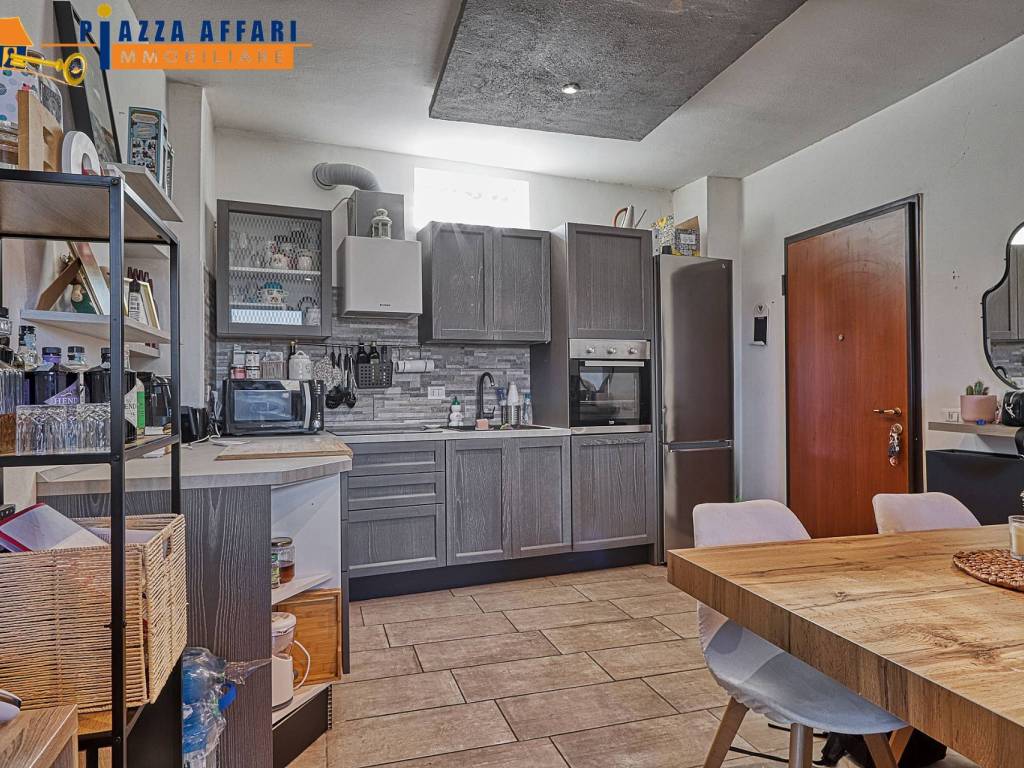 Casa indipendente a Biandronno in via Mazzini, 27 - Foto 4