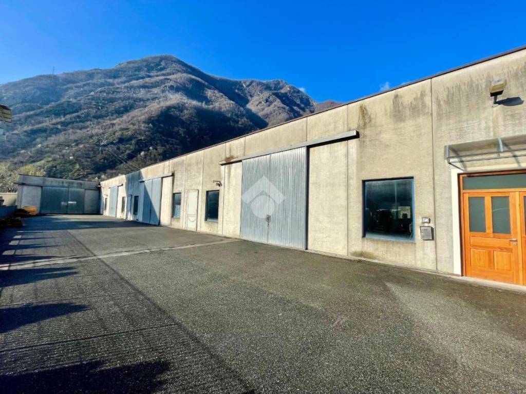 Immobile a Arnad in Strada Statale 26 della Valle d'Aosta - Foto 2