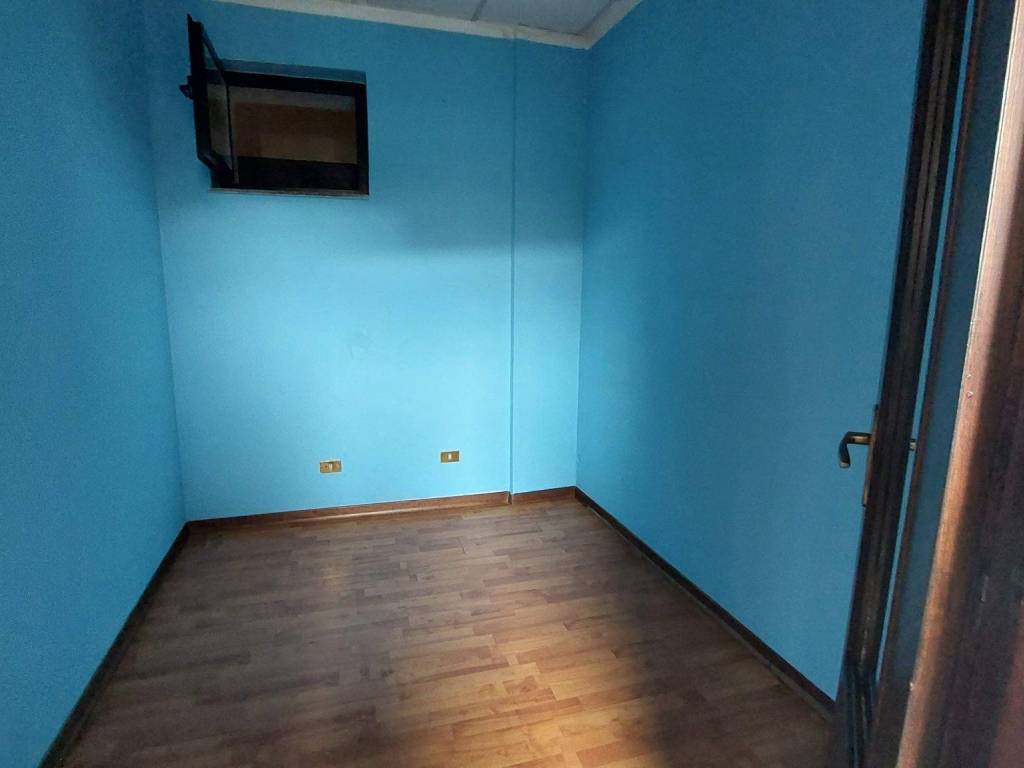 Appartamento a Borgomanero in Via Alessandro Manzoni - Foto 5