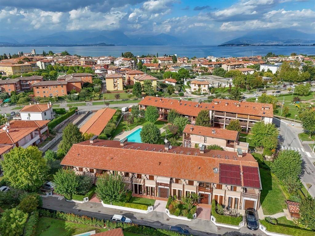 Villetta a schiera a Desenzano del garda in Via Venezia, 68 - Foto 1