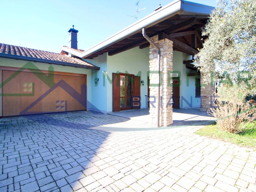 Villa a Casorate sempione in Via Trieste - Foto 3