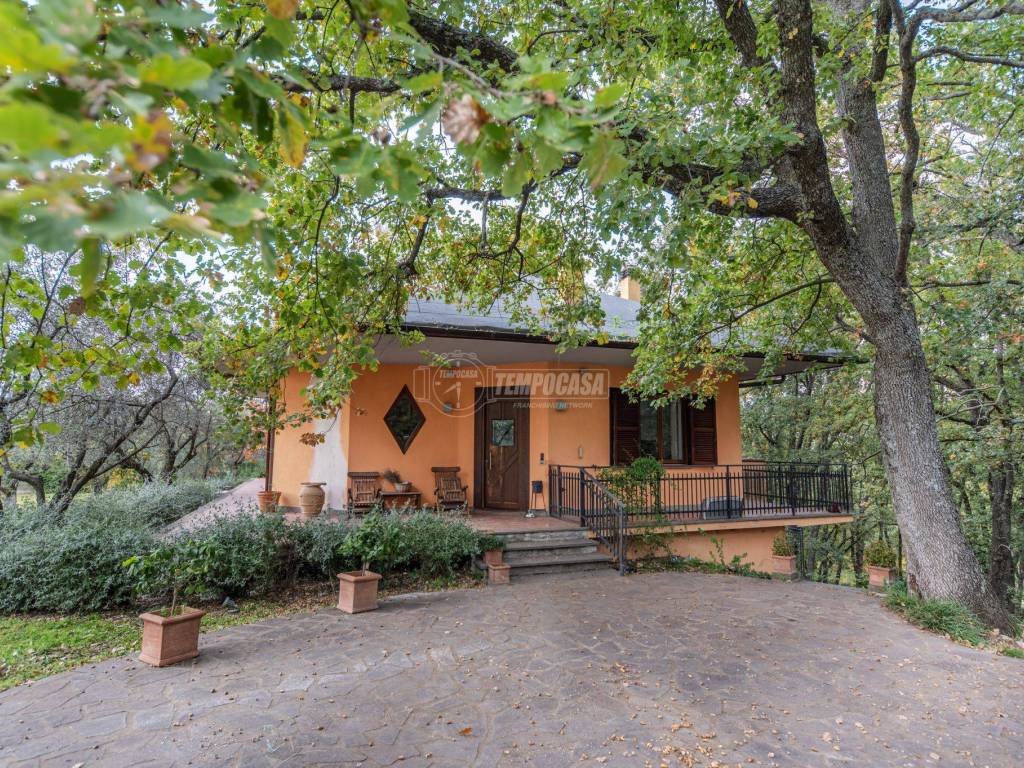 Casa indipendente a Viterbo in Strada Campolungo - Foto 2