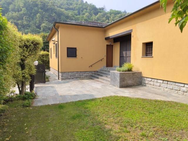 Villa a Morbegno in Via Ambrogio Caccia Domignoni, 32 - Foto 2
