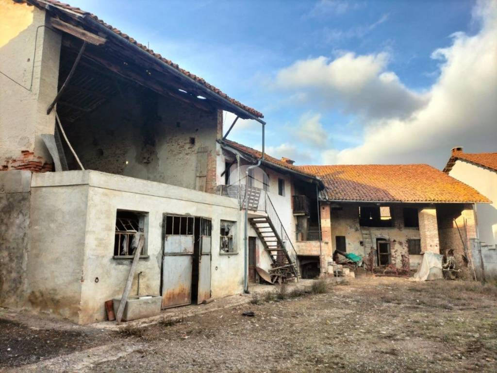 Rustico / casale a Trinità in Via Francesco Damilano, 33 - Foto 4