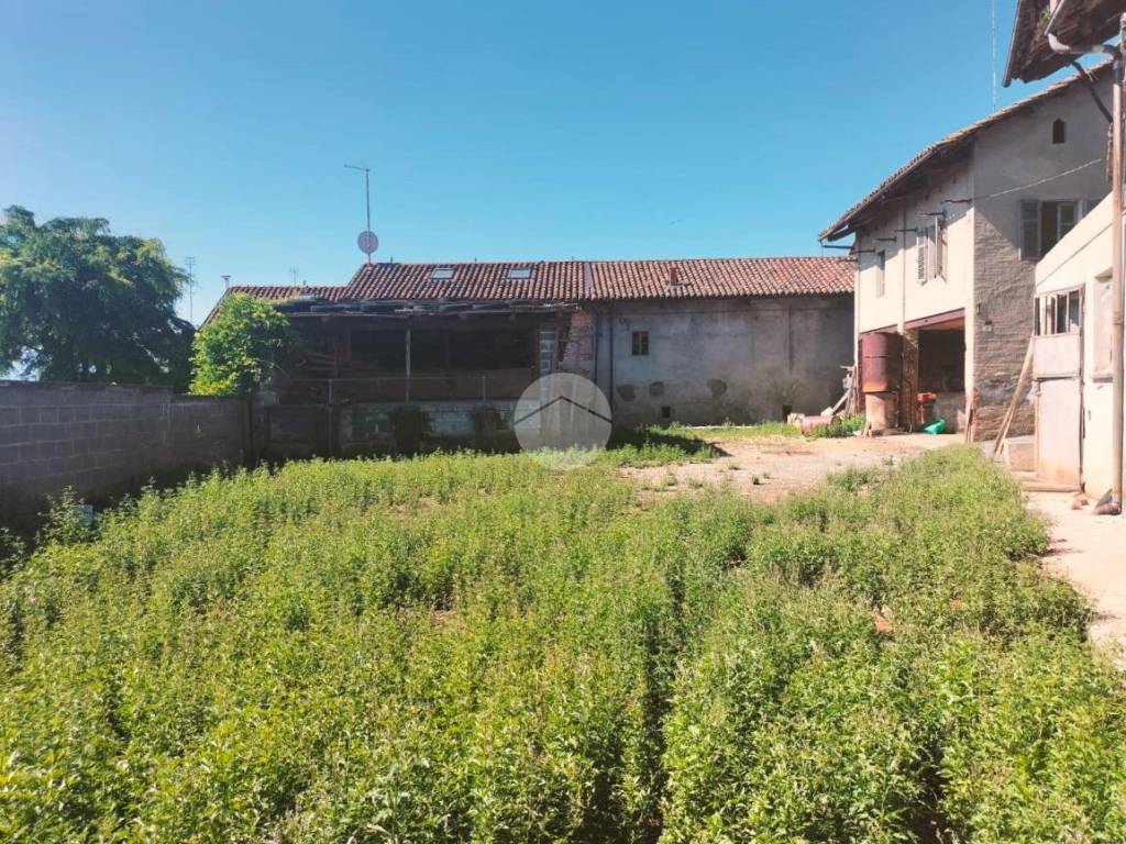 Rustico / casale a Trinità in Via Francesco Damilano, 33 - Foto 5