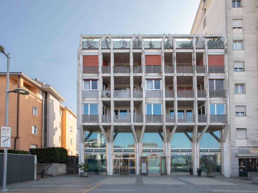 Appartamento a Calolziocorte in piazza Vittorio Veneto 18A - Foto 2