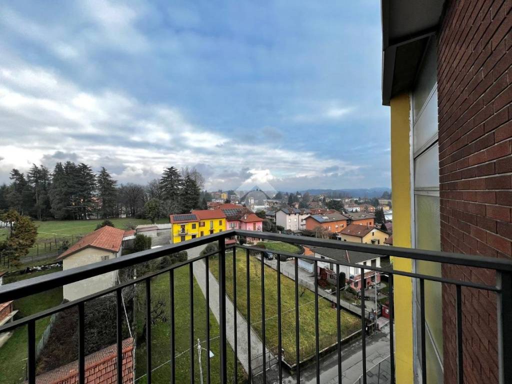Appartamento a Varese in Via Giuseppe Giusti, 7 - Foto 4