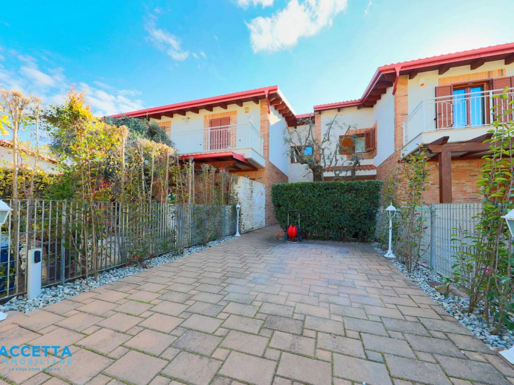 Villa a Taranto in Via Pesce Martello, 14 - Foto 2