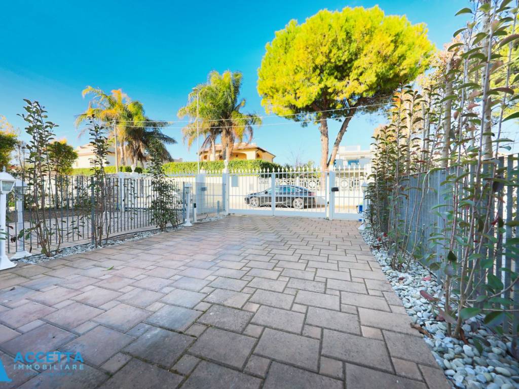 Villa a Taranto in Via Pesce Martello, 14 - Foto 3