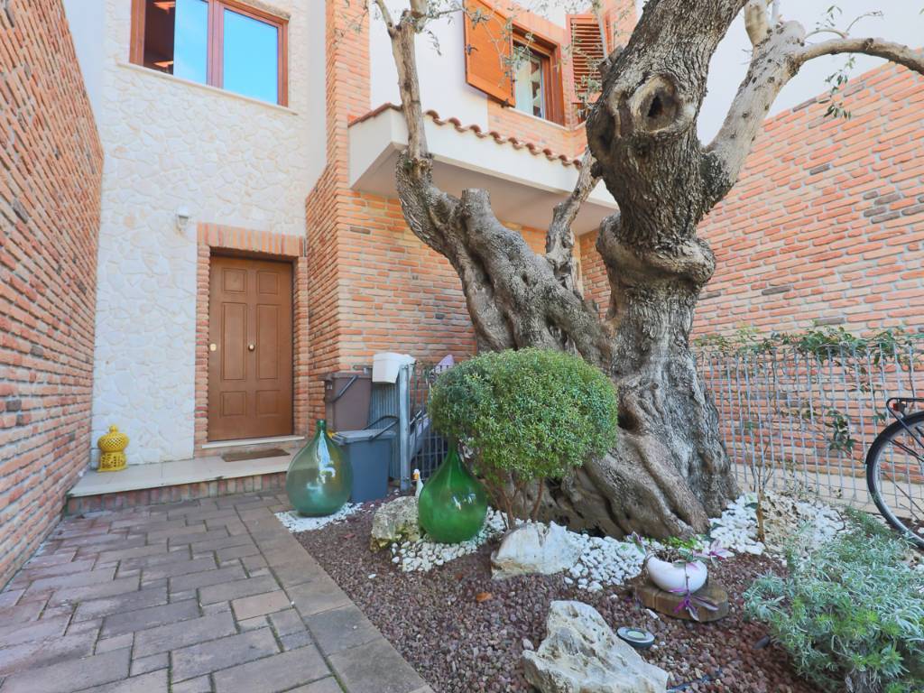 Villa a Taranto in Via Pesce Martello, 14 - Foto 5