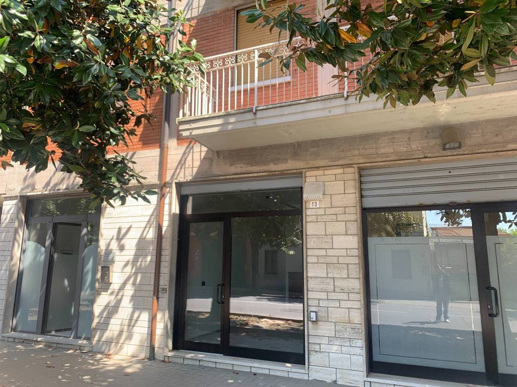 Immobile a Sesto ed uniti in Viale Giacomo Matteotti, 3 - Foto 2