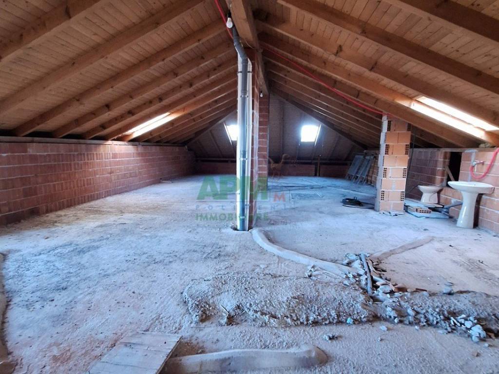 Attico / mansarda a Trecate in Via Arno, 7 - Foto 2