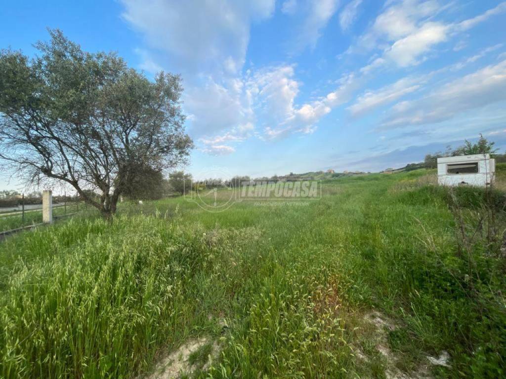 Terreno a Alba adriatica in Via del Vecchio Forte 98 - Foto 2