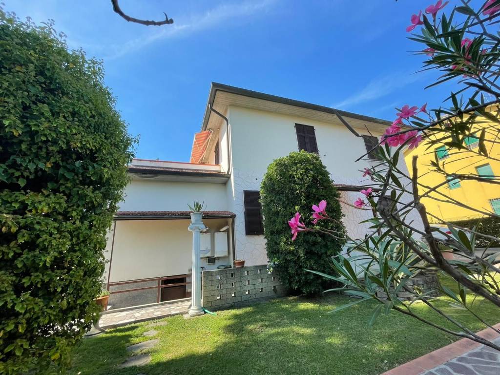 Villa a Sarzana in Via Turì - Foto 5