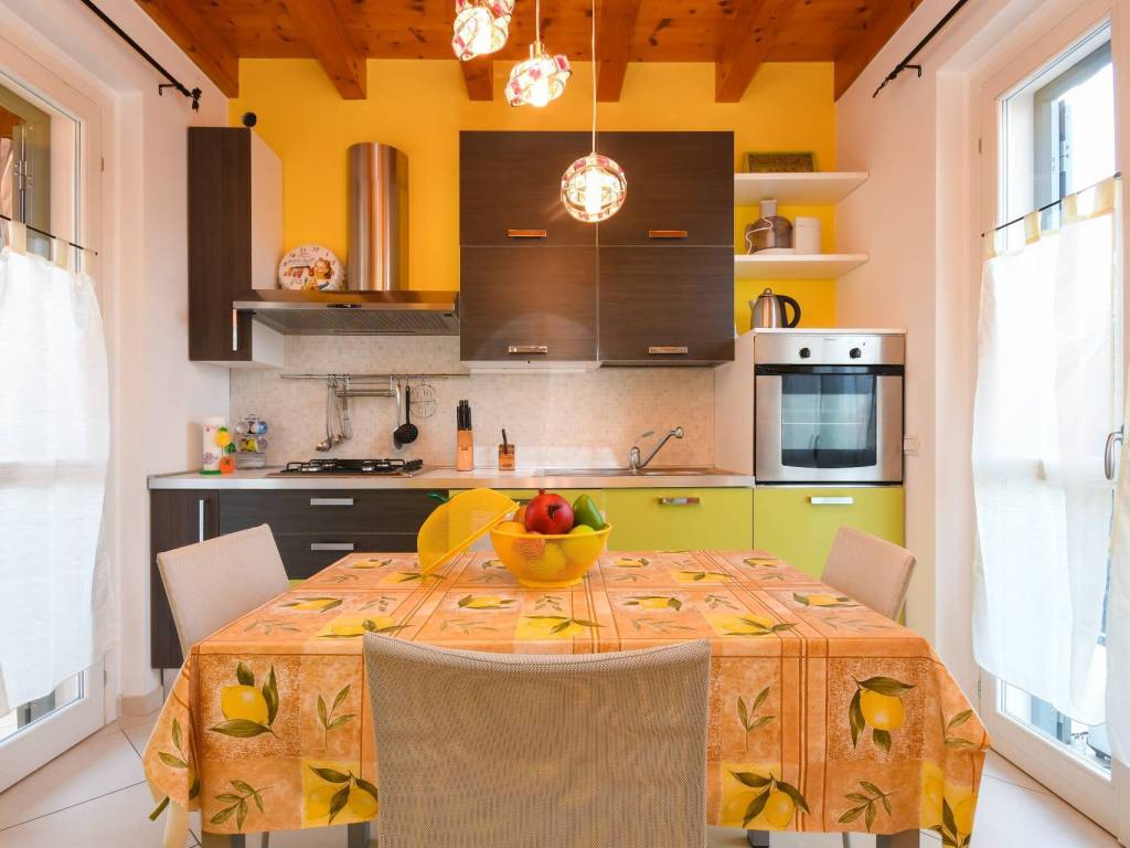 Villa a Moniga del garda in Via Sandro Pertini, 1 - Foto 3