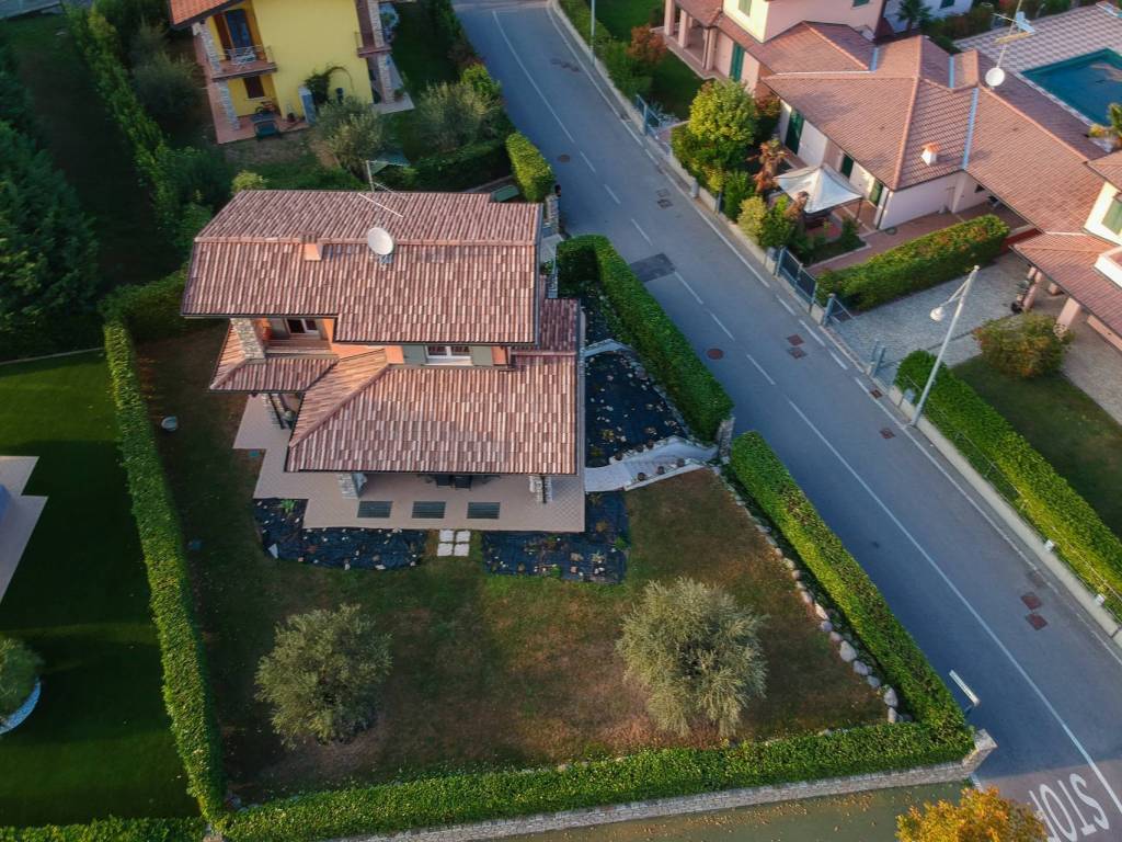 Villa a Moniga del garda in Via Sandro Pertini, 1 - Foto 5