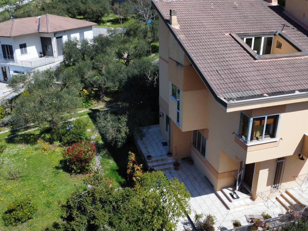 Villa a Gualdo tadino in Via degli Zoccolanti - Foto 2