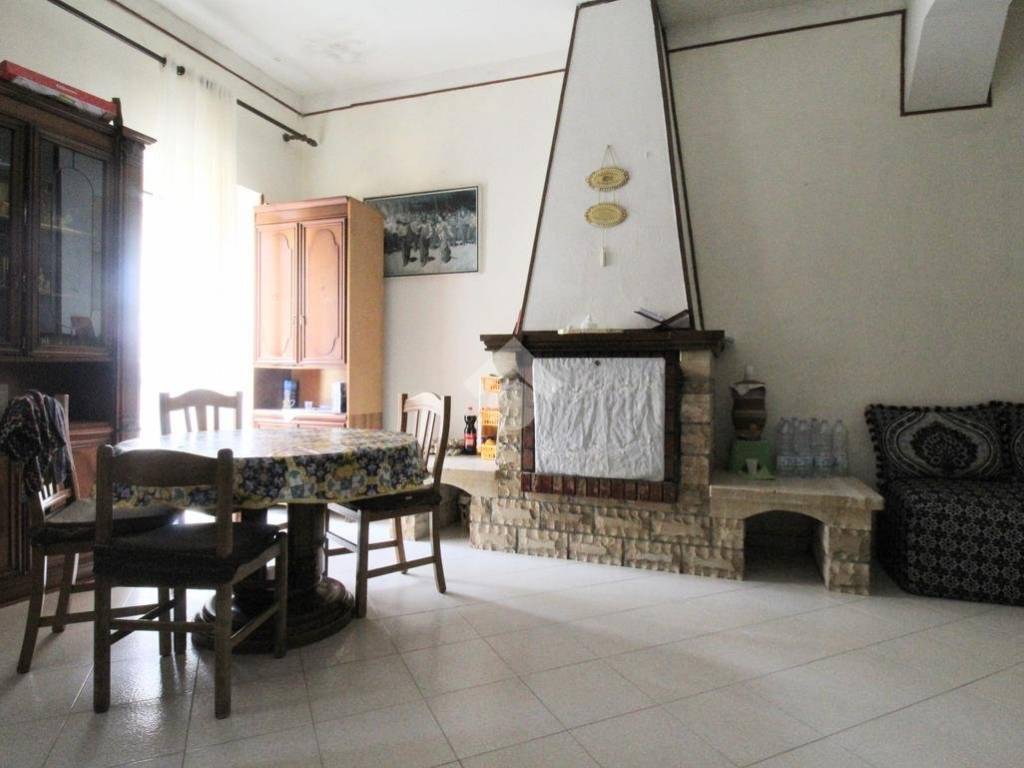 Casa indipendente a Isola di capo rizzuto in Via Ugo Foscolo - Foto 4