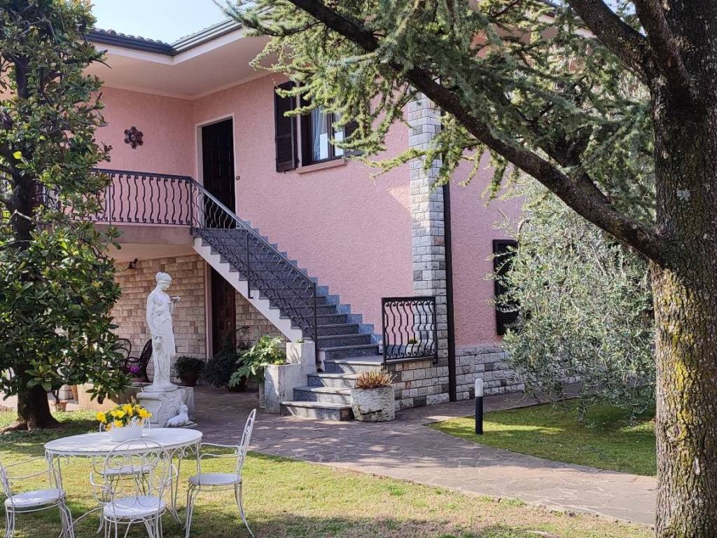 Villa a Puegnago sul garda in Via Nazionale - Foto 1